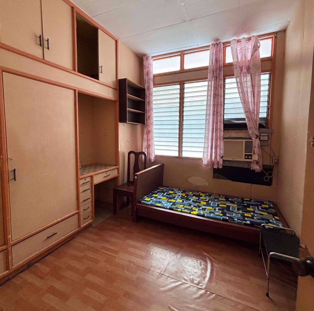 Room For Rent with AC - photo 1
