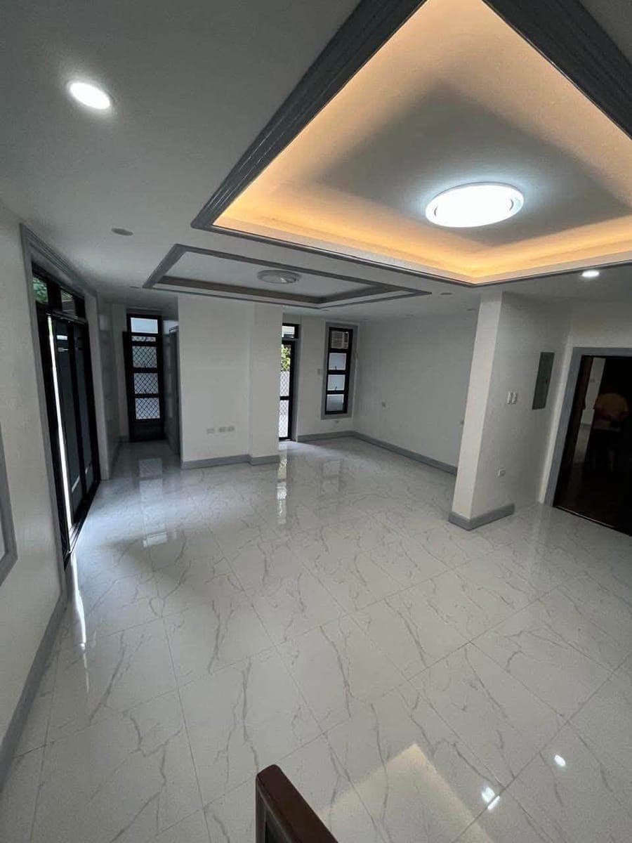 🏷️ FOR RENT: ₱45K | FOR SALE: ₱11M - photo 1