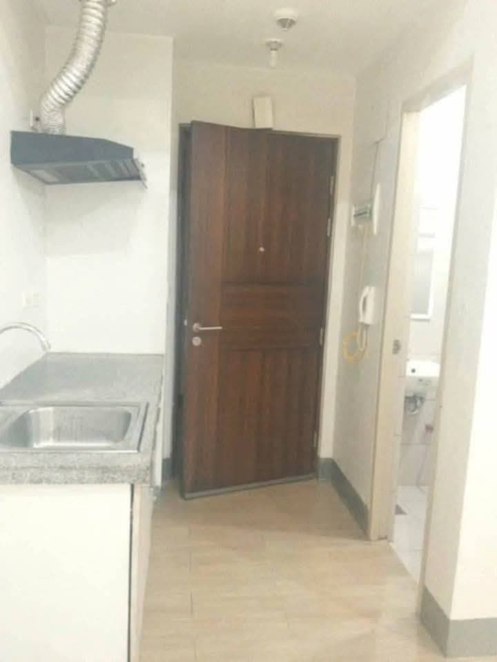 Bare Studio Condo Unit For Rent - photo 1