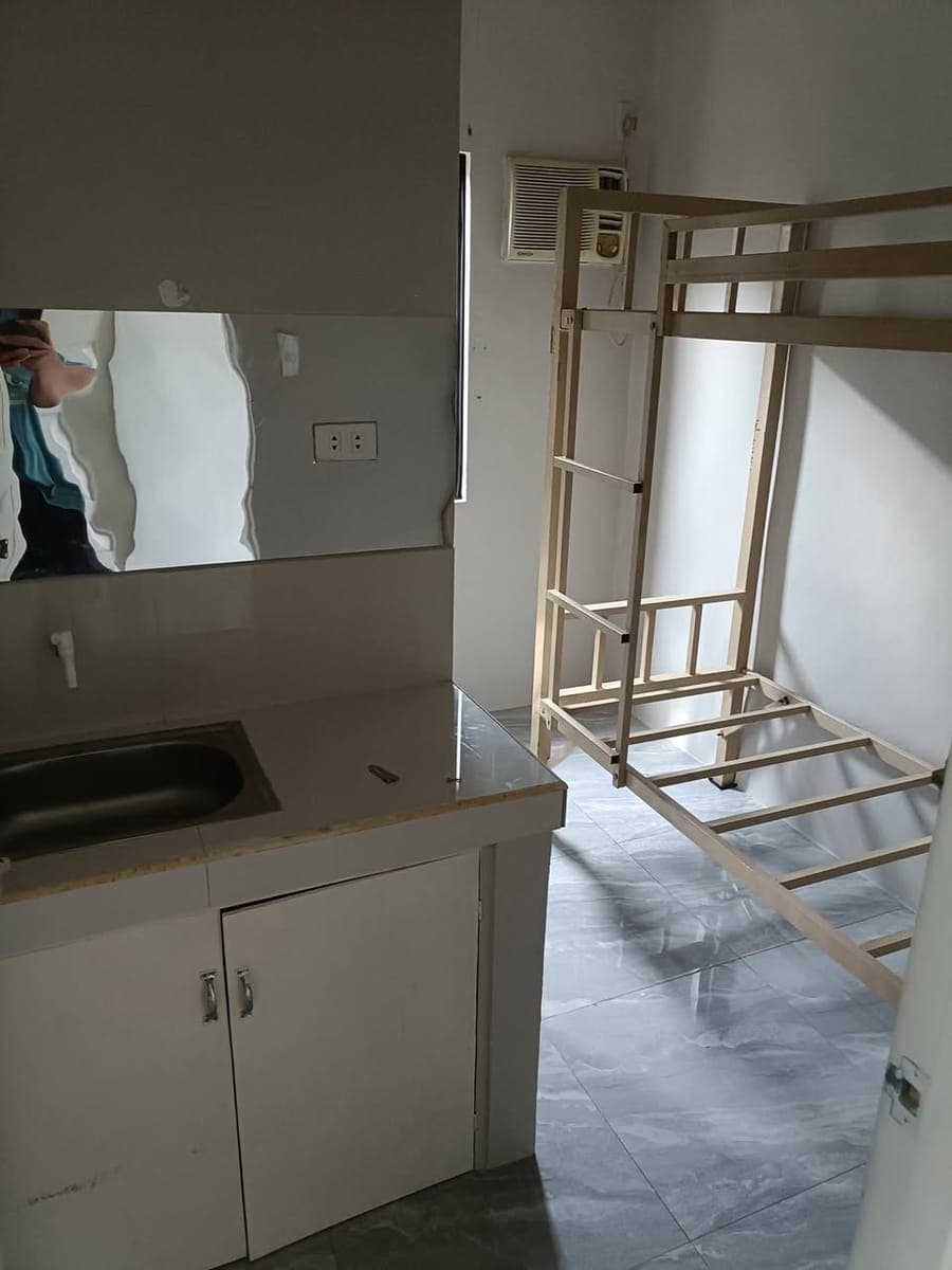 Available room - photo 1