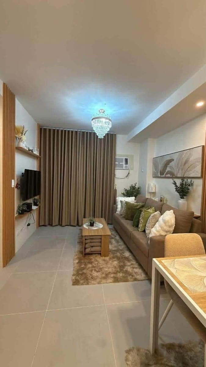 🍁 2-BR CONDO FOR RENT 🍁 - photo 1