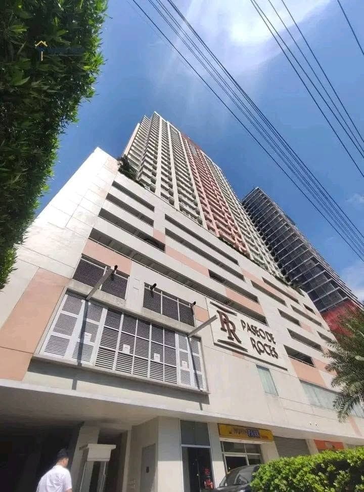๐
๐๐ ๐๐๐๐ One Bedroom Condo in PASEO DE ROCES - photo 1