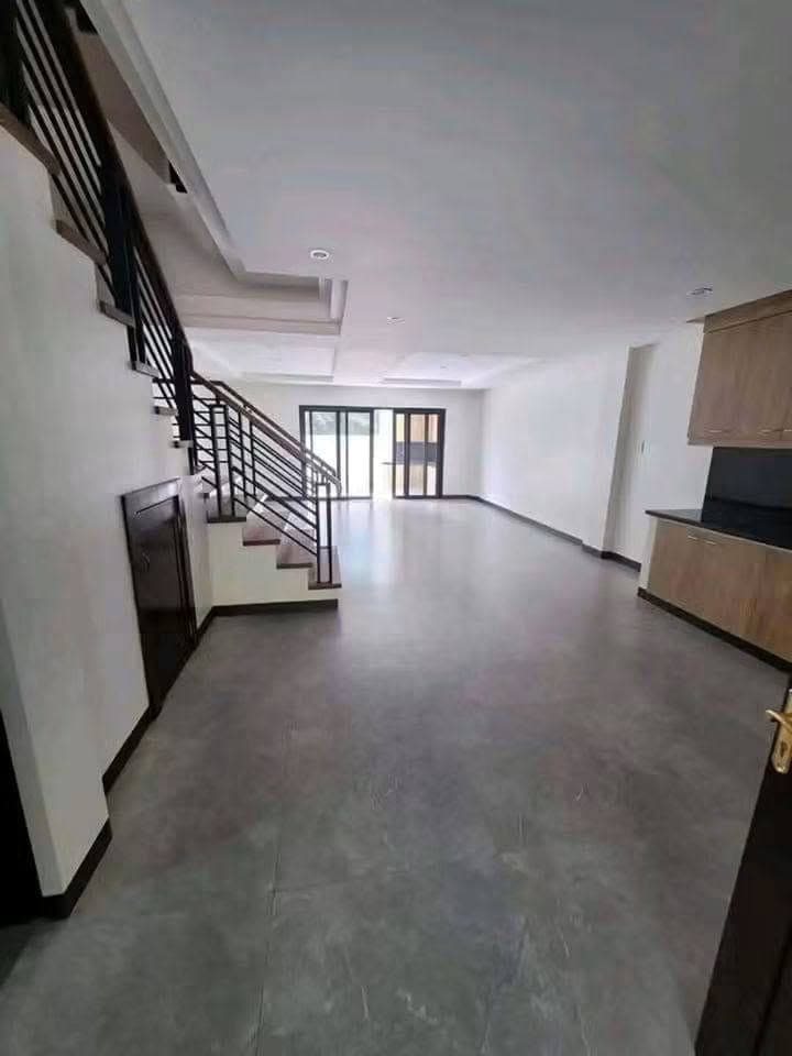 3 STOREY TOWNHOUSE FOR RENT - photo 1
