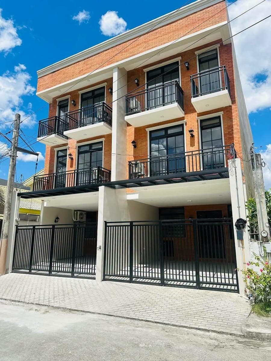 BRAND NEW 5-BEDROOM HOME FOR RENT! - photo 1