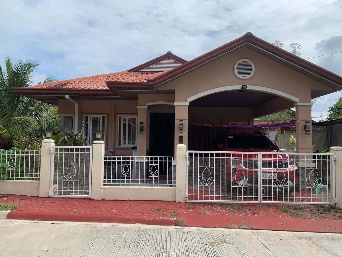 🏠HOUSE FOR RENT IN BAGO GALLERA — VILLA CONCHITA SUBDIVISION ❗ - photo 1
