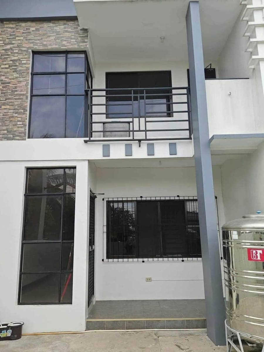 🍁 2 STOREY TOWNHOUSE FOR RENT 🍁 - photo 1