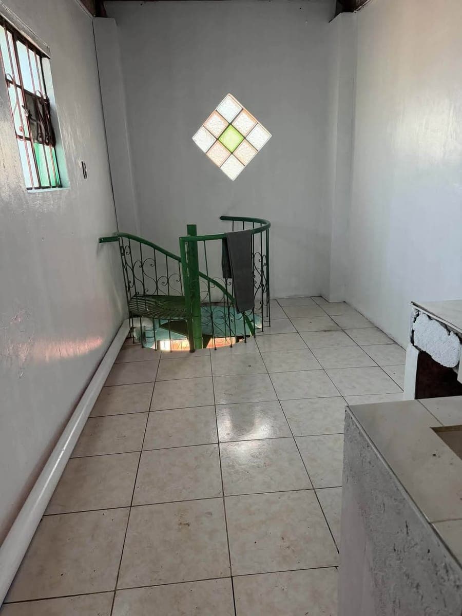 Rooftop One bedroom house for rent located near La Concordia College, Lapurisima St. Pedro Gil, Paco... - photo 1