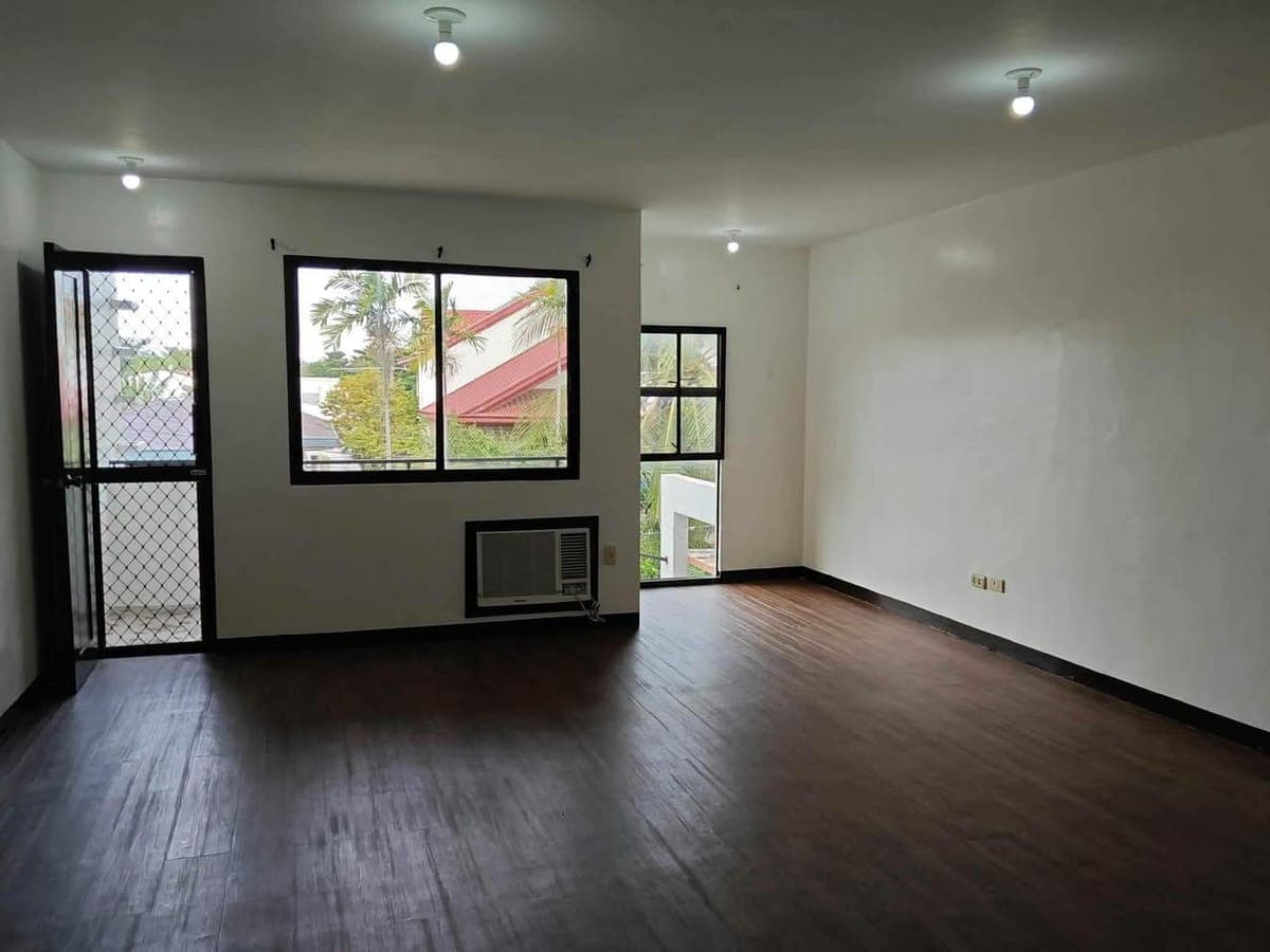 2 storey Townhouse For rent - photo 1