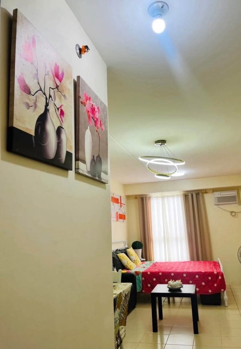 Fully-Furnished Condo Unit for rent (Open to agents) - photo 1