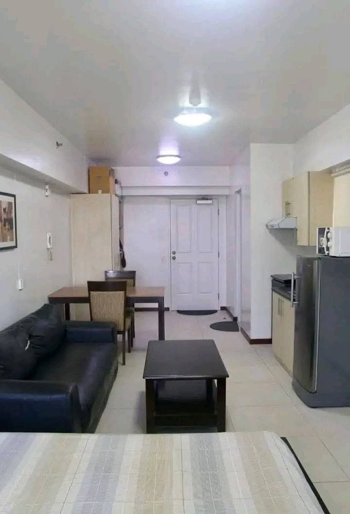 ๐
๐๐ ๐๐๐๐ Studio Type Condo at THE COLUMNS LEGASPI VILLAGE - photo 1