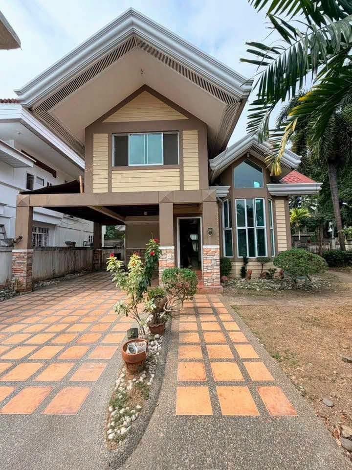 FOR RENT | ₱65,000/month - photo 1