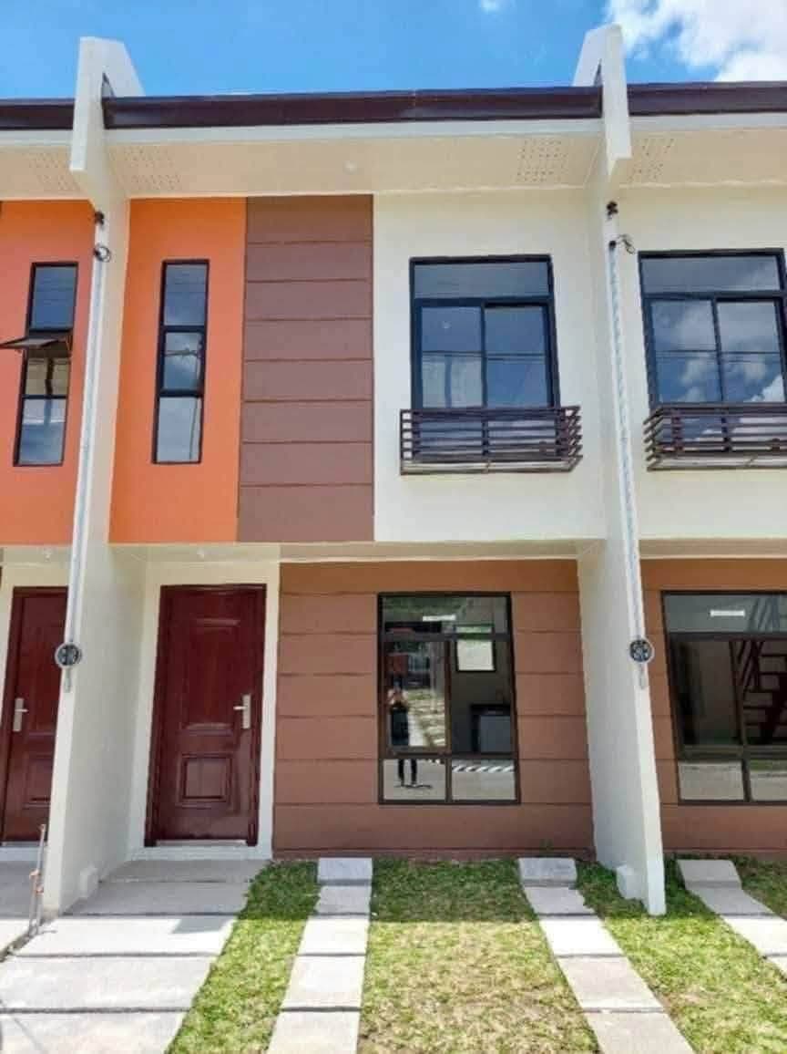 🏡2 Storey Townhouse for Rent ‼️ - photo 1