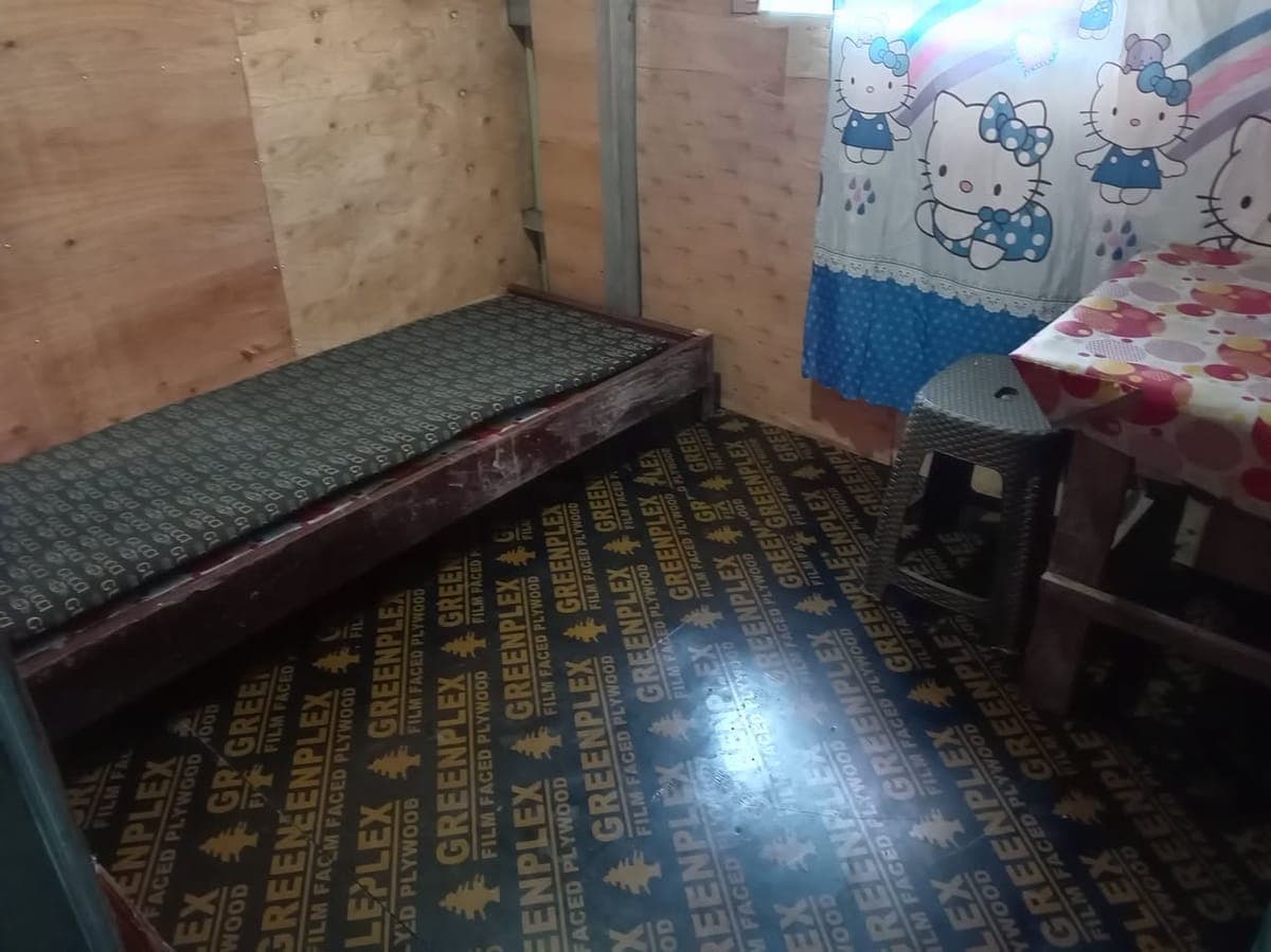 Room for rent near airport Jollibee Santa Lucia 2500 common cr and sink second Flor straight monthly DM me - photo 1