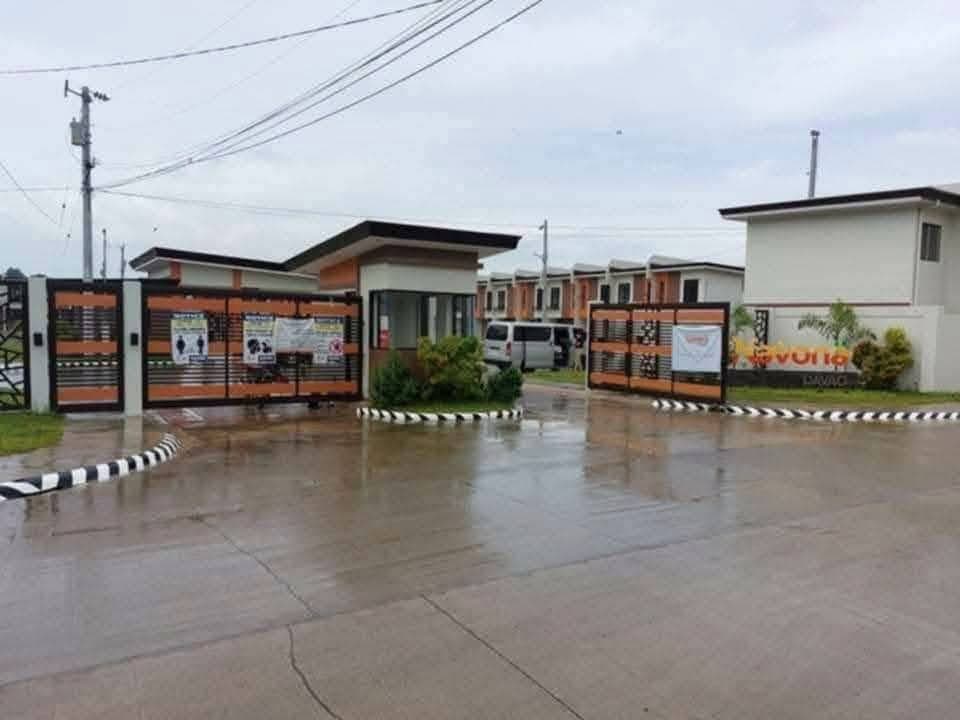 🏡2 Storey Townhouse for Rent ‼️ - photo 1