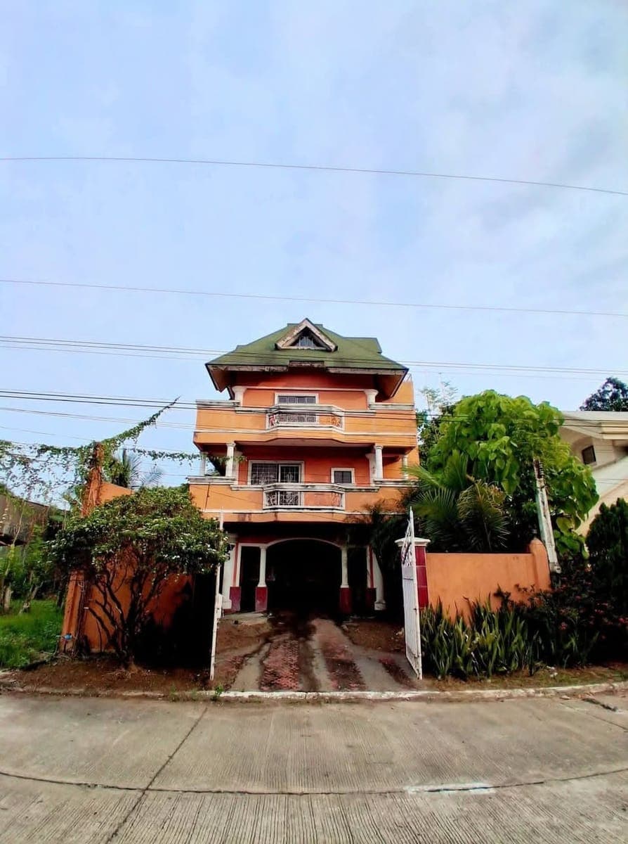 🏡 30K ONLY‼️3-STOREY WITH ATTIC HOUSE FOR RENT | BAGO APLAYA‼️ - photo 1