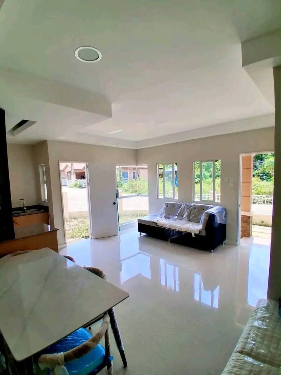 🔥VILLA CONCHITA BAGO GALLERA HOUSE FOR RENT ‼️‼️SEMI -FURNISHED/ CORNER LOT 🥰 - photo 1