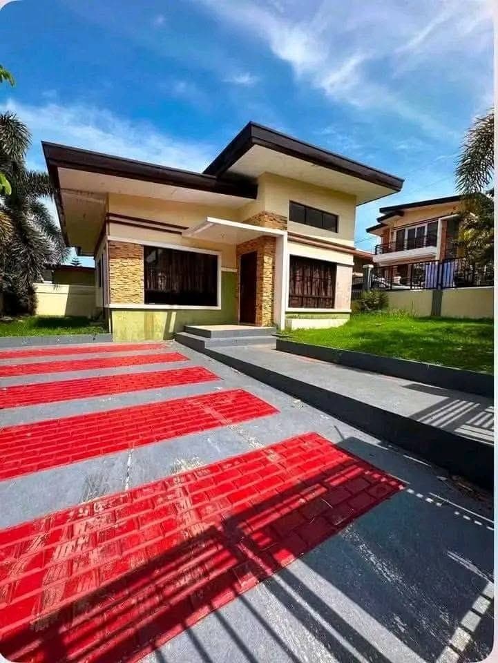 🏘️ILLUMINA ESTATE CORNER LOT 💐BUNGALOW HOUSE FOR RENT/ PARK 2 CARS‼️ - photo 1