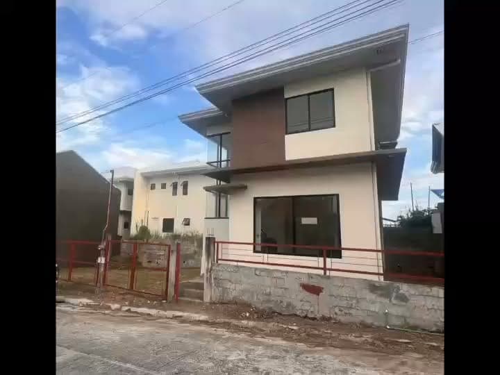 🏡 25K ONLY‼️200SQM 3BR HOUSE FOR RENT | PRESTIGE SUBD. CABANTIAN‼️ - photo 1