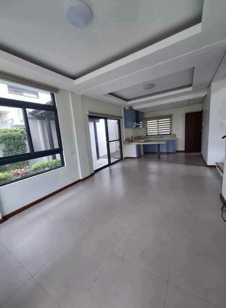 4BR HOUSE FOR RENTโผ๏ธ๐ - photo 1