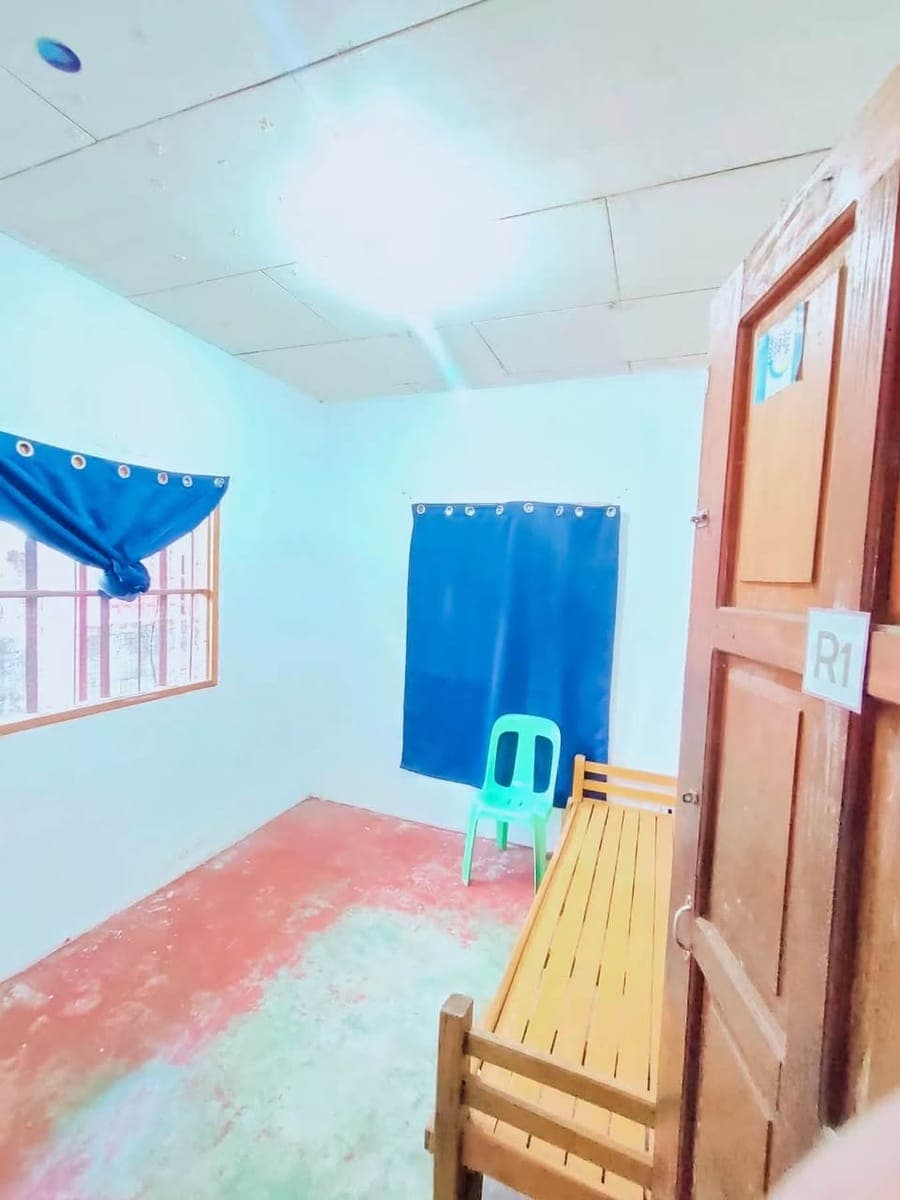ROOM FOR RENT ACCESSABLE AREA! - photo 1