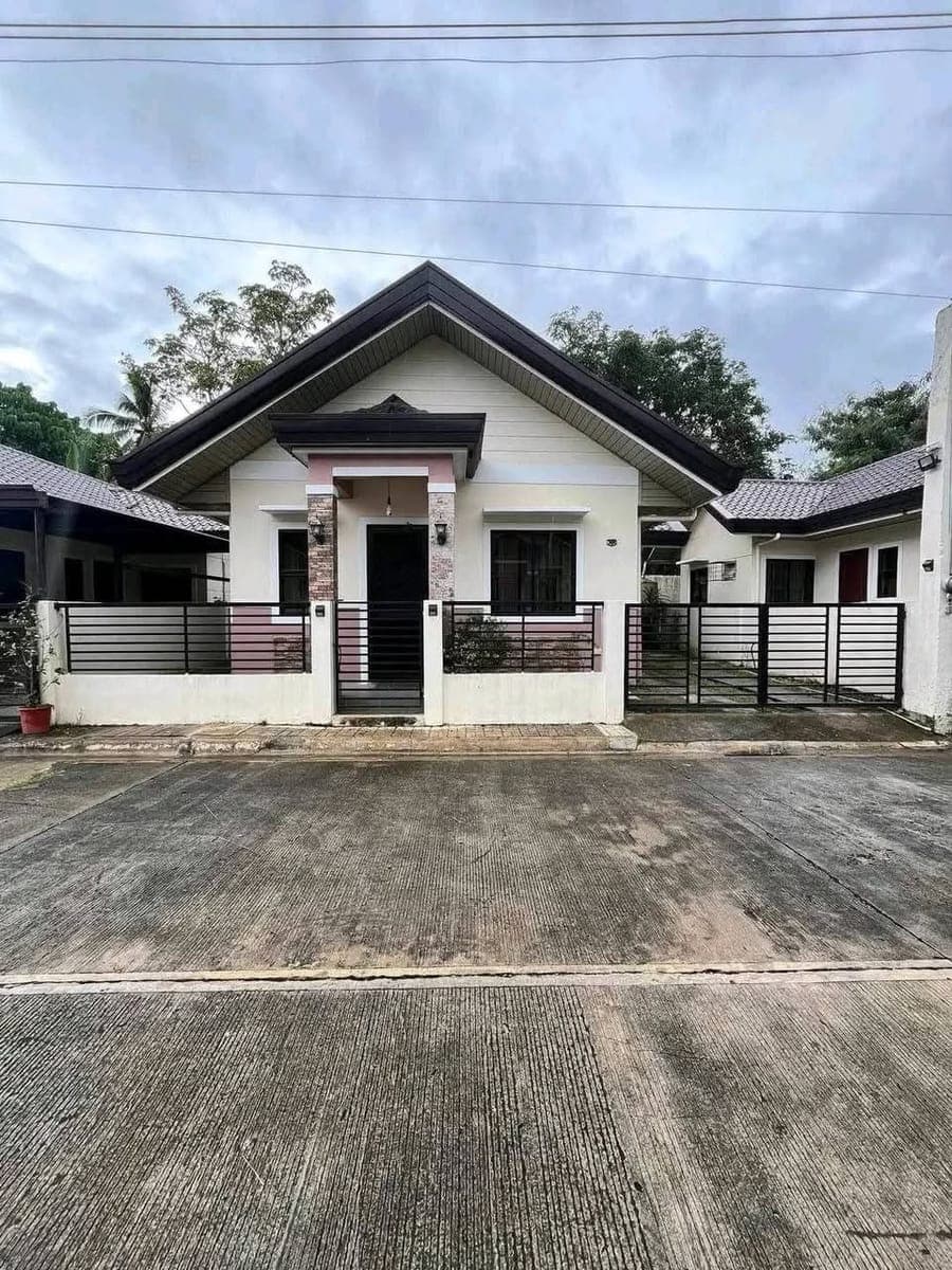 🏡GRANVILLE I 3BR HOUSE FOR RENT BUNGALOW WITH CARPARK‼️ SEMI- FURNISHED 🥰 - photo 1