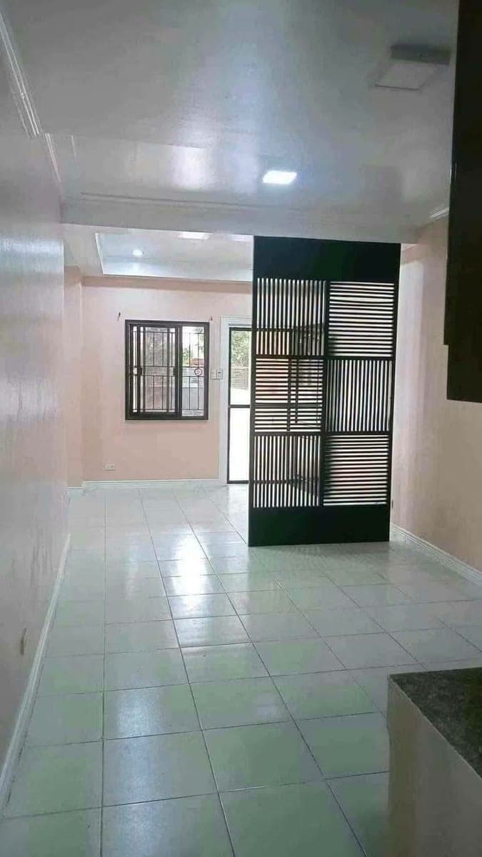 DONA VICENTA BAJADA APARTMENT FOR RENTโผ๏ธ๐ BARE TYPE/ UNFURNISHED - photo 1