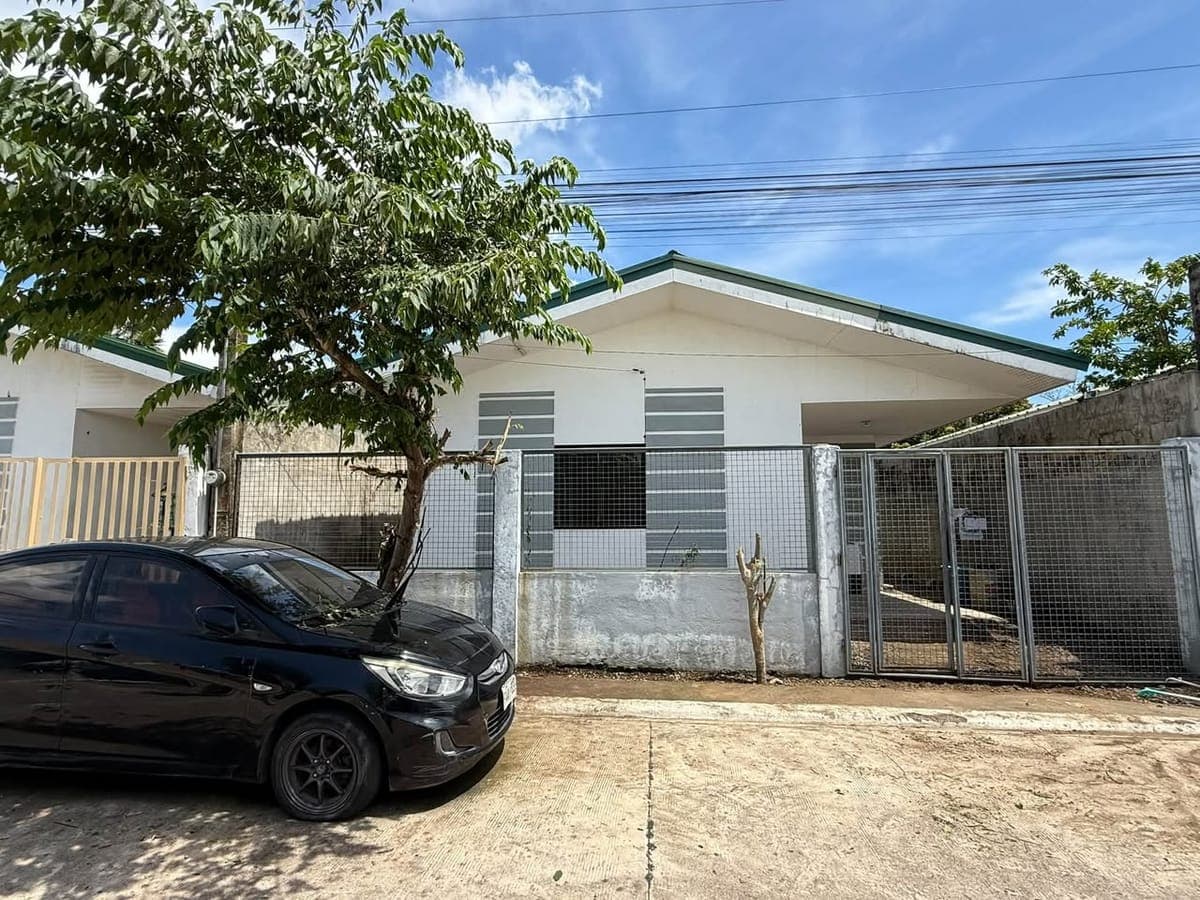 🏡 FOR RENT – Fully Furnished House in Bacolod City�📍 East Villas Subdivision, Brgy. Estefania - photo 1