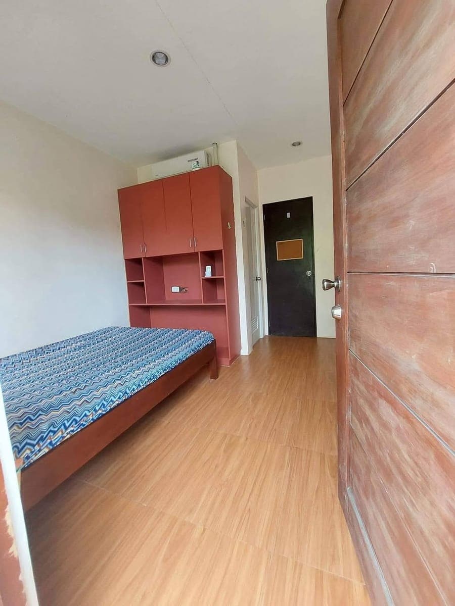 ๐ก FOR RENT: SEMI-FURNISHED STUDIO UNIT - photo 1